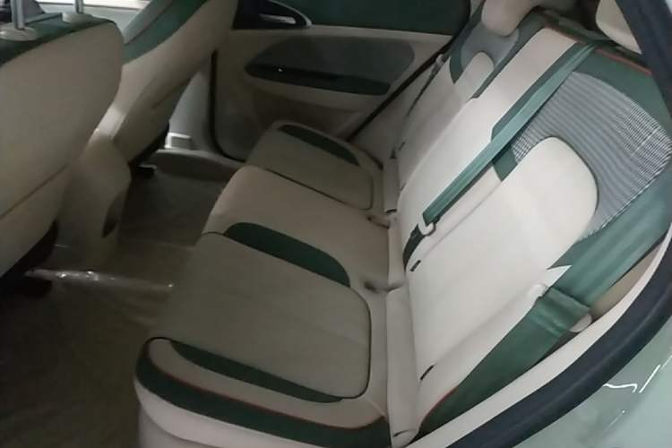 Used ORA Good Cat 2023 401 km Standard Range Comfort Version Lithium Iron Phosphate Left Rear Seat