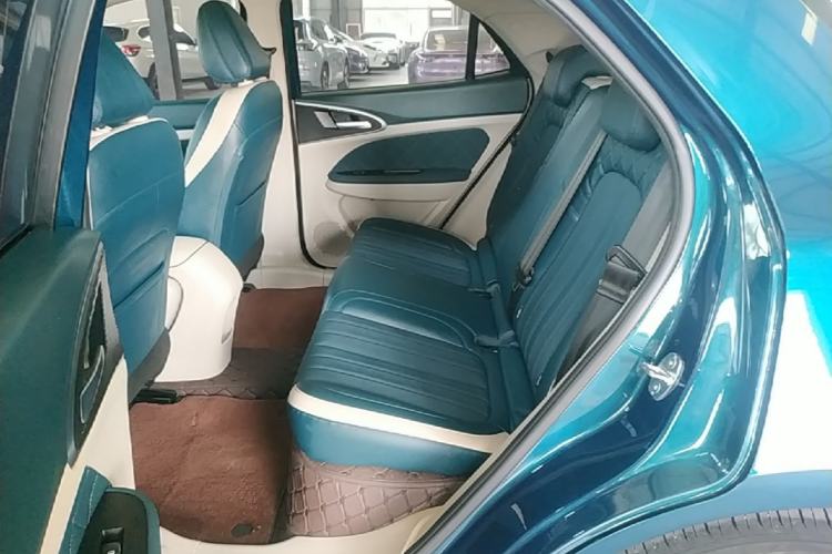 Used ORA Good Cat 2023 401 km Standard Range Premium Version Lithium Iron Phosphate Left Rear Seat