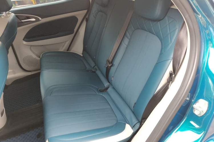 Used ORA Good Cat 2023 401 km Standard Range Premium Trim Ternary Lithium Left Rear Seat