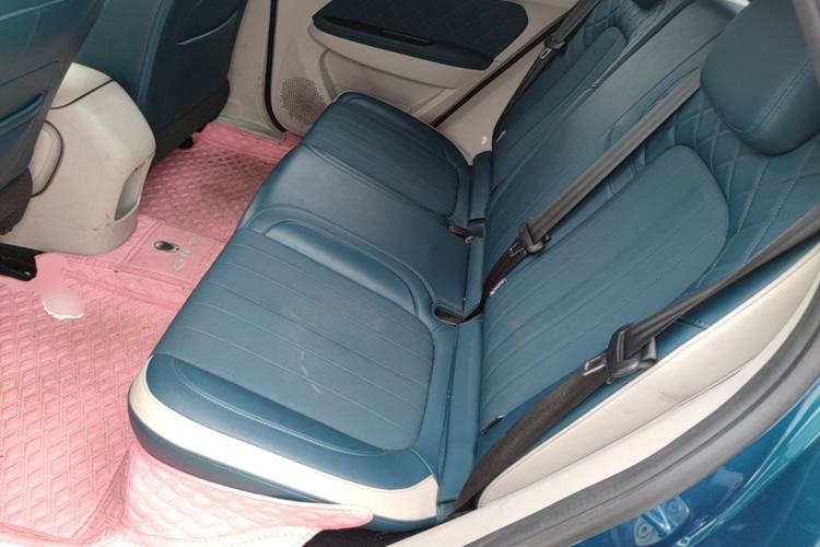 Used ORA Good Cat 2023 401 km Standard Range Luxury Version Lithium Iron Phosphate Left Rear Seat