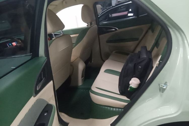 Used ORA Good Cat 2023 401 km Standard Range Luxury Version Lithium Iron Phosphate Left Rear Seat
