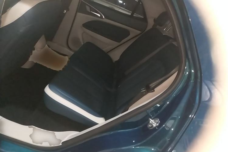 Used ORA Good Cat 2023 401 km Standard Range Premium Version Lithium Iron Phosphate Left Rear Seat