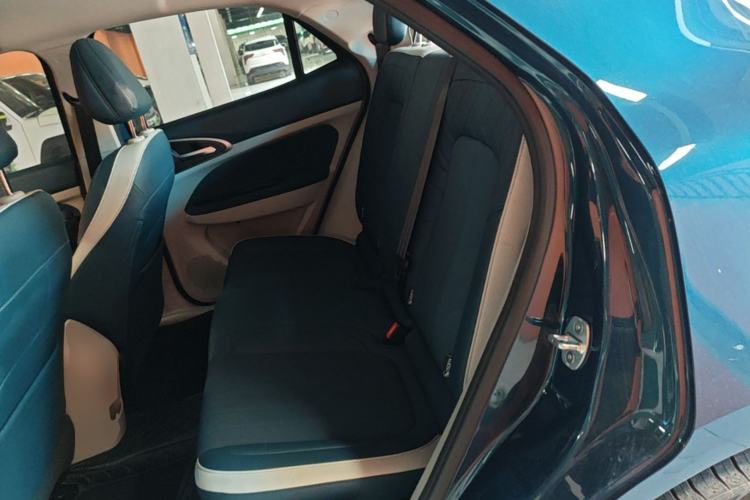 Used ORA Good Cat 2023 401 km Standard Range Luxury Version Lithium Iron Phosphate Left Rear Seat