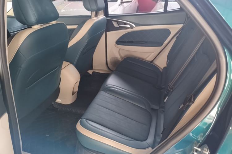 Used ORA Good Cat 2023 401 km Standard Range Luxury Version Lithium Iron Phosphate Left Rear Seat