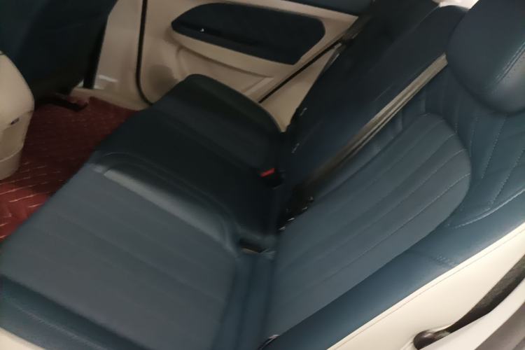 Used ORA Good Cat 2023 401 km Standard Range Luxury Version Lithium Iron Phosphate Left Rear Seat