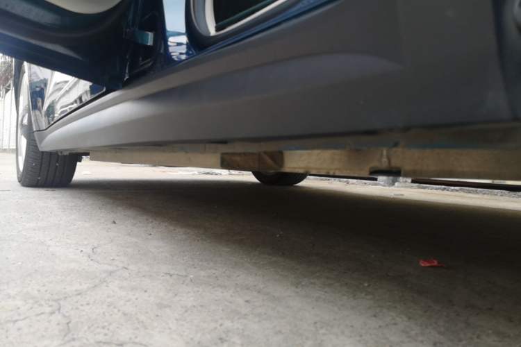 Used ORA Good Cat 2023 401 km Standard Range Luxury Version Lithium Iron Phosphate Left Side Sill