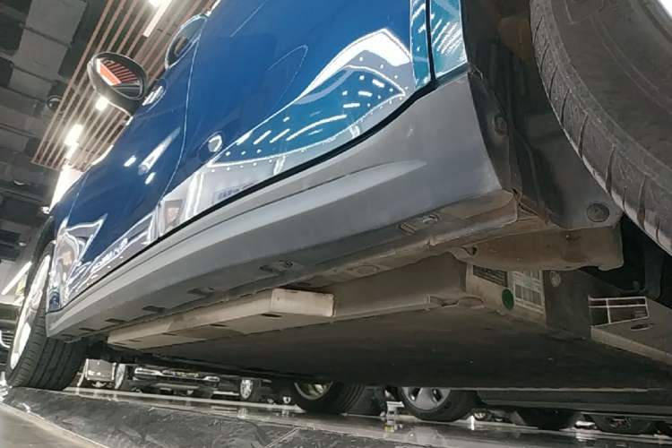 Used ORA Good Cat 2023 401 km Standard Range Luxury Version Lithium Iron Phosphate Left Side Sill