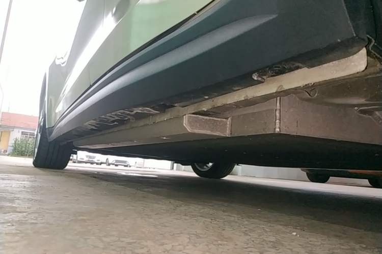 Used ORA Good Cat 2023 401 km Standard Range Luxury Version Lithium Iron Phosphate Left Side Sill