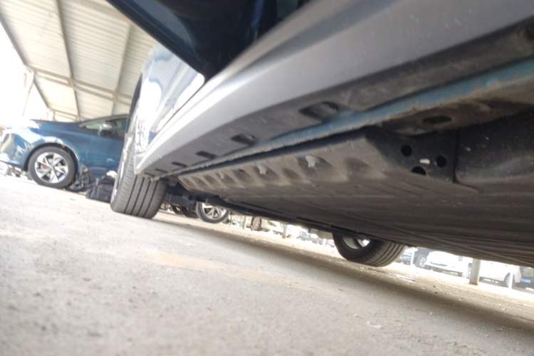 Used ORA Good Cat 2023 401 km Standard Range Luxury Version Ternary Lithium Left Side Sill