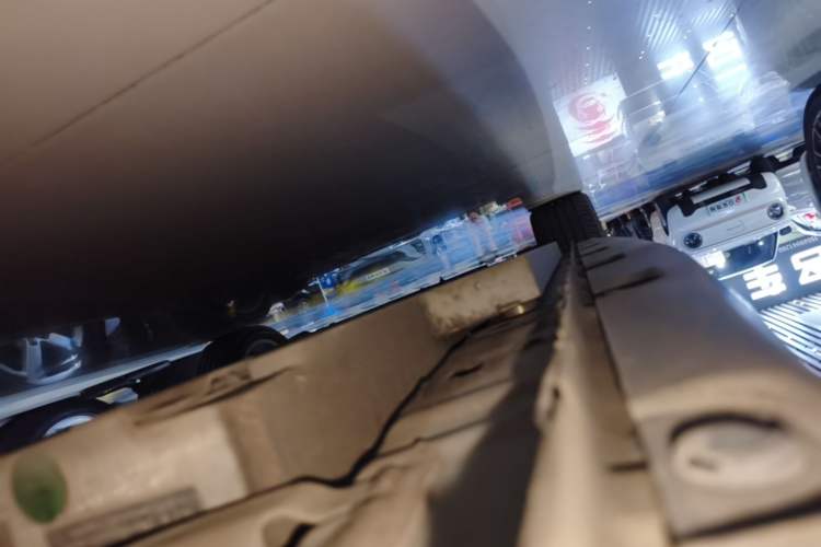 Used ORA Good Cat 2023 401 km Standard Range Prestige Version Lithium Iron Phosphate Left Side Sill
