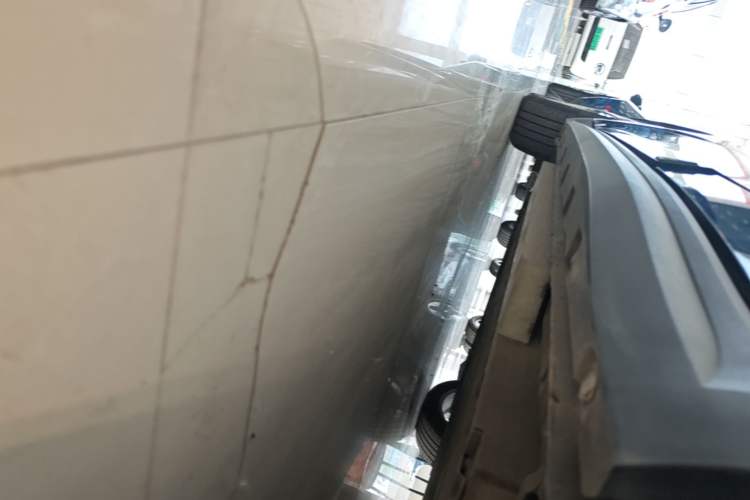 Used ORA Good Cat 2023 401 km Standard Range Premium Version Lithium Iron Phosphate Left Side Sill