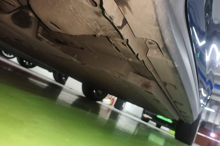 Used ORA Good Cat 2023 401 km Standard Range Luxury Version Lithium Iron Phosphate Left Side Sill