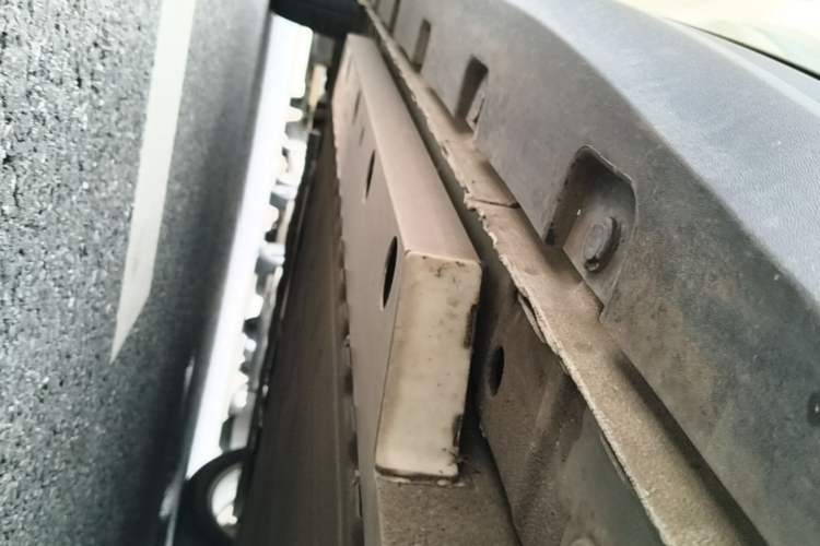 Used ORA Good Cat 2023 401 km Standard Range Luxury Version Lithium Iron Phosphate Left Side Sill