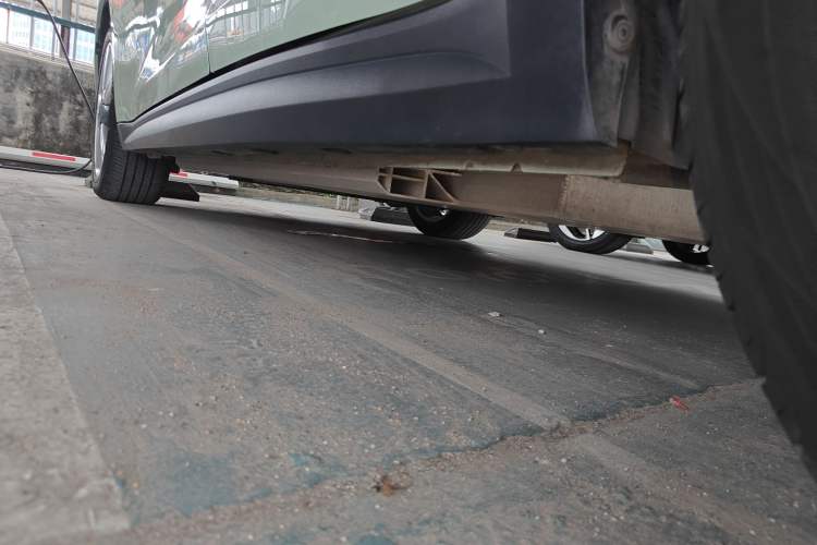 Used ORA Good Cat 2023 401 km Standard Range Luxury Version Ternary Lithium Left Side Sill