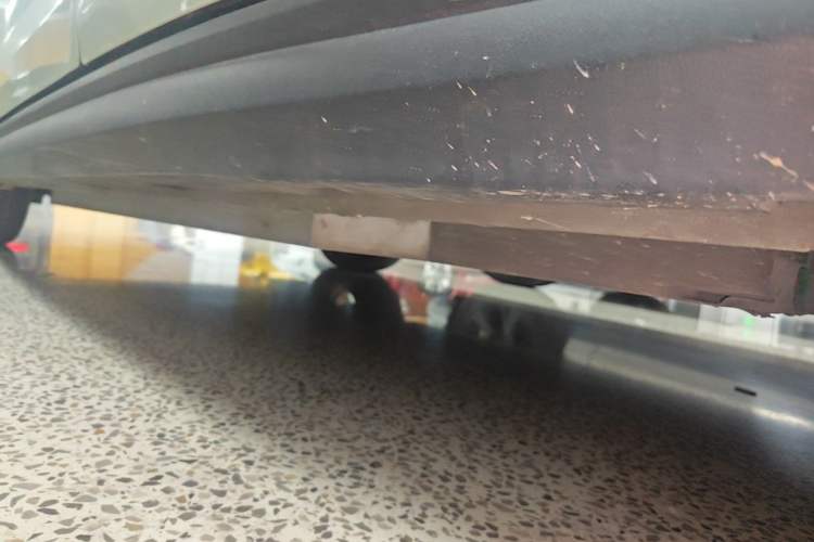 Used ORA Good Cat 2023 401 km Standard Range Luxury Version Lithium Iron Phosphate Left Side Sill