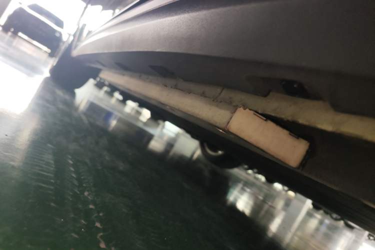 Used ORA Good Cat 2023 401 km Standard Range Luxury Version Lithium Iron Phosphate Left Side Sill