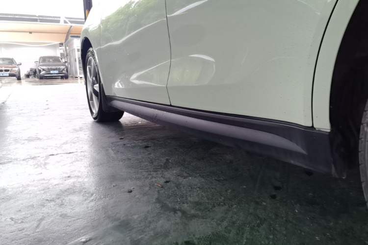 Used ORA Good Cat 2023 401 km Standard Range Luxury Version Lithium Iron Phosphate Left Side Sill