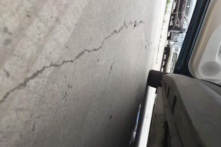 Used ORA Good Cat 2023 401 km Standard Range Luxury Version Lithium Iron Phosphate Left Side Sill