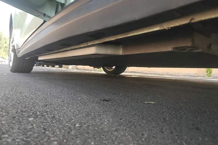 Used ORA Good Cat 2023 401 km Standard Range Premium Trim Ternary Lithium Left Side Sill