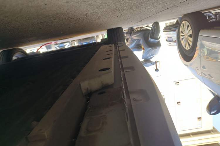 Used ORA Good Cat 2023 401 km Standard Range Prestige Version Lithium Iron Phosphate Left Side Sill