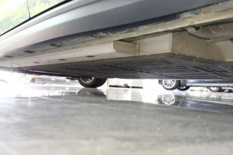 Used ORA Good Cat 2023 401 km Standard Range Luxury Version Lithium Iron Phosphate Left Side Sill