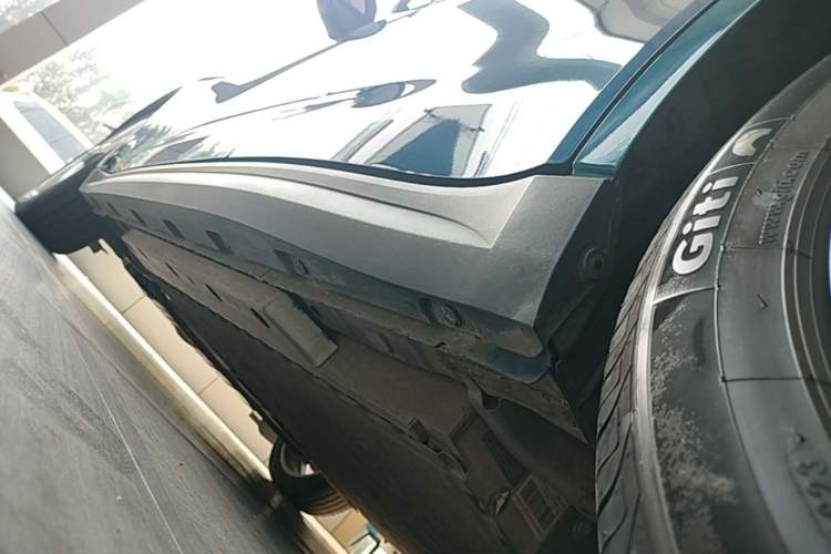 Used ORA Good Cat 2023 401 km Standard Range Luxury Version Lithium Iron Phosphate Left Side Sill