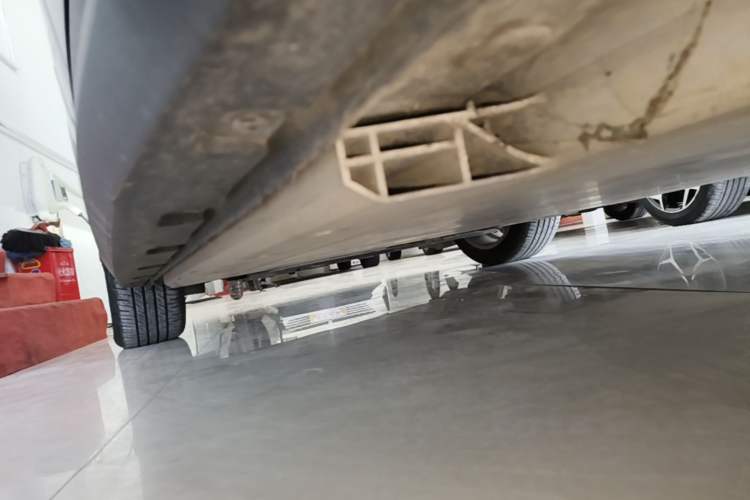 Used ORA Good Cat 2023 401 km Standard Range Premium Trim Ternary Lithium Left Side Sill