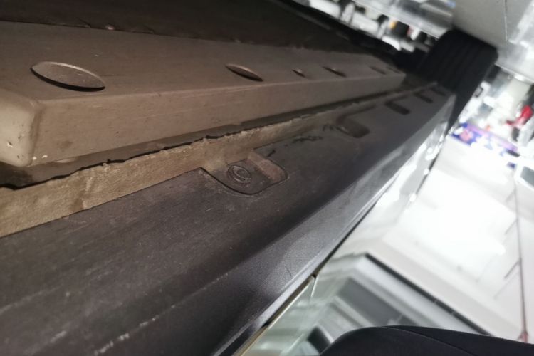 Used ORA Good Cat 2023 401 km Standard Range Luxury Version Lithium Iron Phosphate Left Side Sill