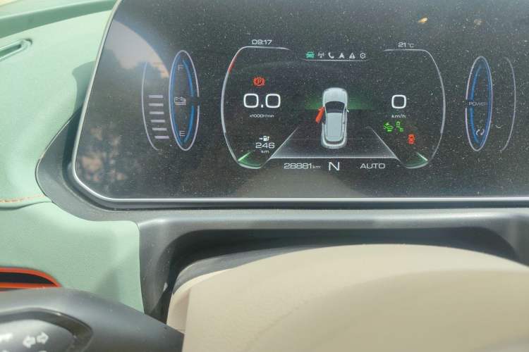 Used ORA Good Cat 2023 401 km Standard Range Premium Version Lithium Iron Phosphate Odometer Close Up