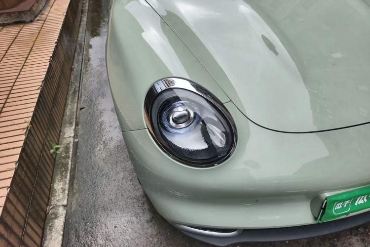 Used ORA Good Cat 2023 401 km Standard Range Luxury Version Lithium Iron Phosphate Right Front Headlight