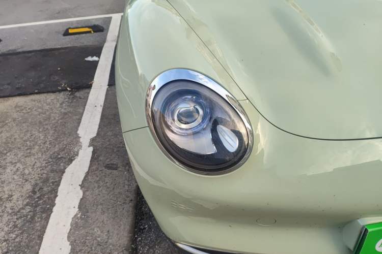 Used ORA Good Cat 2023 401 km Standard Range Luxury Version Lithium Iron Phosphate Right Front Headlight