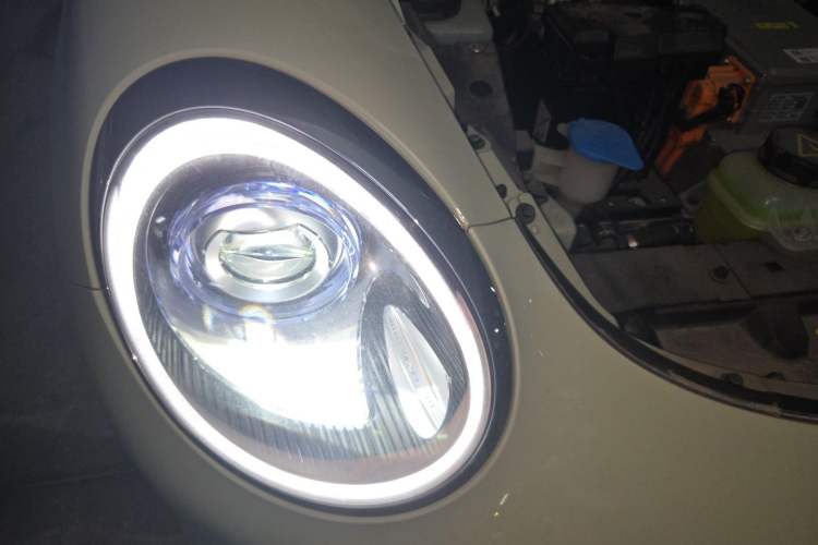 Used ORA Good Cat 2023 401 km Standard Range Luxury Version Lithium Iron Phosphate Right Front Headlight