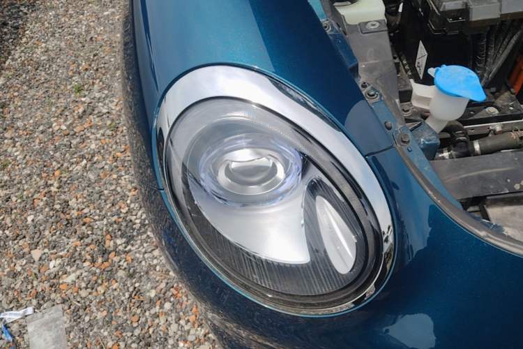 Used ORA Good Cat 2023 401 km Standard Range Luxury Version Lithium Iron Phosphate Right Front Headlight