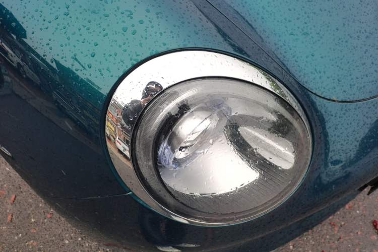 Used ORA Good Cat 2023 401 km Standard Range Premium Version Lithium Iron Phosphate Right Front Headlight