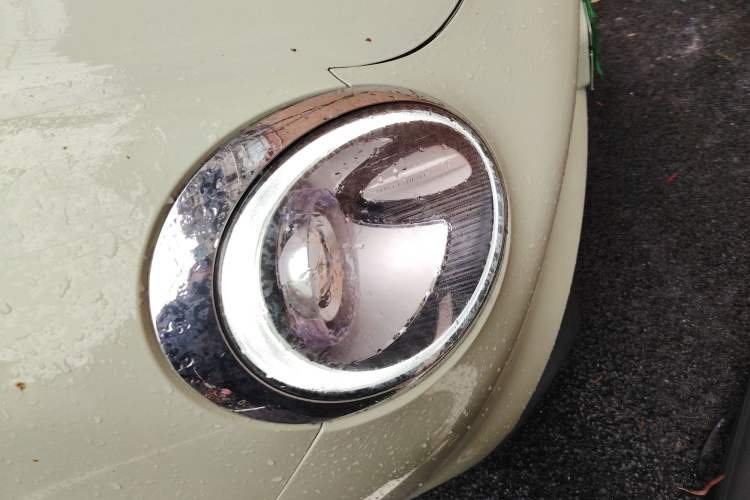 Used ORA Good Cat 2023 401 km Standard Range Premium Version Lithium Iron Phosphate Right Front Headlight