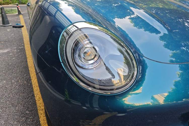 Used ORA Good Cat 2023 401 km Standard Range Premium Version Lithium Iron Phosphate Right Front Headlight