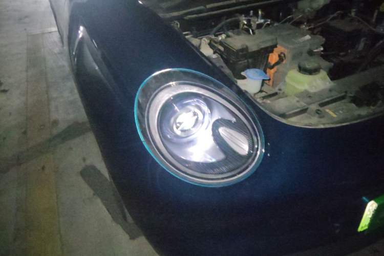Used ORA Good Cat 2023 401 km Standard Range Luxury Version Lithium Iron Phosphate Right Front Headlight