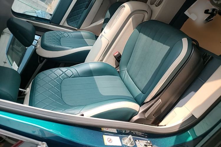 Used ORA Good Cat 2023 401 km Standard Range Luxury Version Lithium Iron Phosphate Right Front Seat