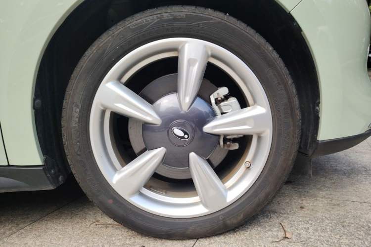 Used ORA Good Cat 2023 401 km Standard Range Comfort Version Lithium Iron Phosphate Right Front Wheel Hub