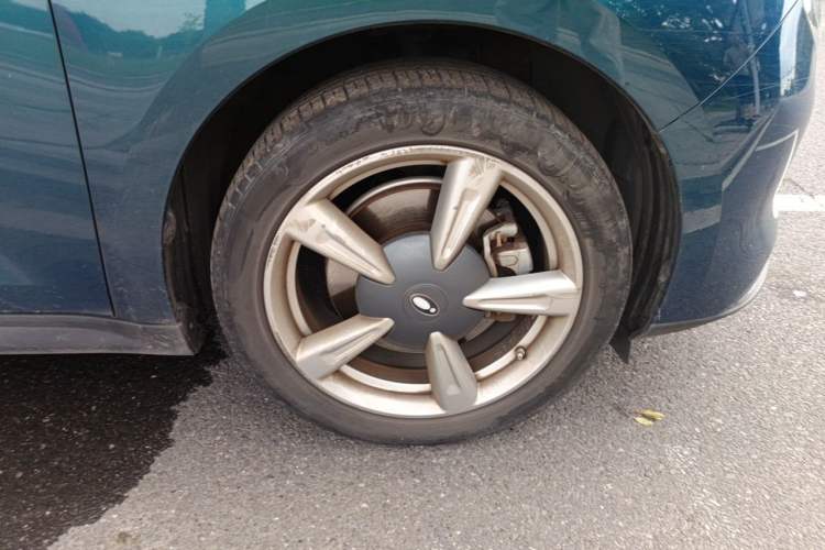 Used ORA Good Cat 2023 501 km Long-Range Luxury Version Lithium Iron Phosphate Right Front Wheel Hub
