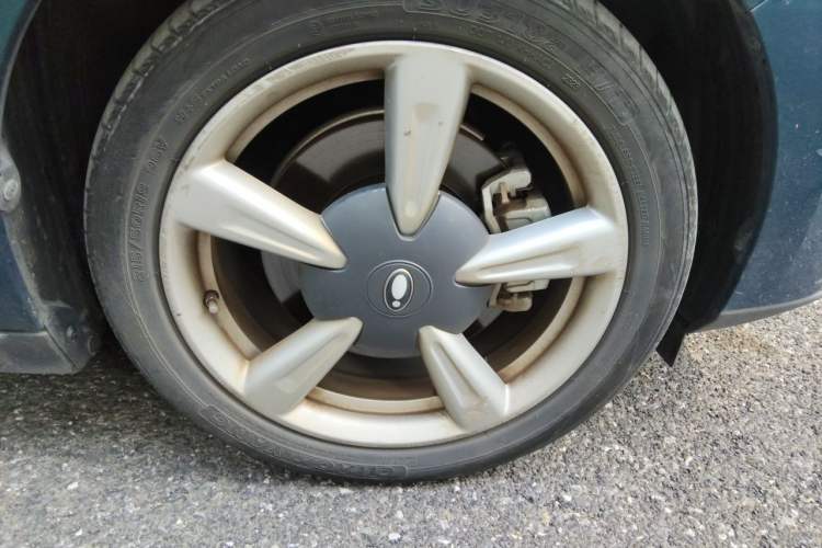Used ORA Good Cat 2023 401 km Standard Range Luxury Version Lithium Iron Phosphate Right Front Wheel Hub