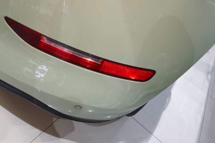 Used ORA Good Cat 2023 401 km Standard Range Prestige Version Lithium Iron Phosphate Right Rear Taillight