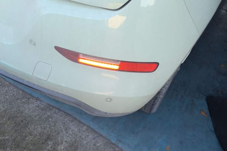 Used ORA Good Cat 2023 401 km Standard Range Prestige Version Lithium Iron Phosphate Right Rear Taillight