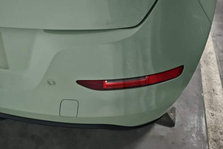 Used ORA Good Cat 2023 401 km Standard Range Premium Version Lithium Iron Phosphate Right Rear Taillight