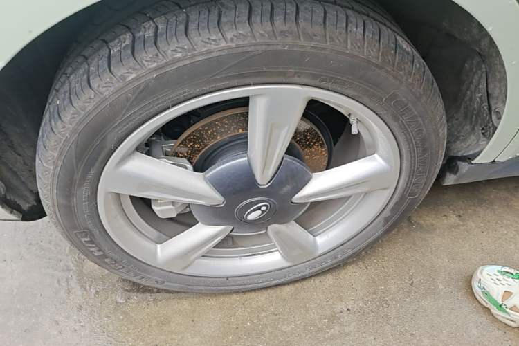 Used ORA Good Cat 2023 401 km Standard Range Luxury Version Lithium Iron Phosphate Right Rear Wheel Hub