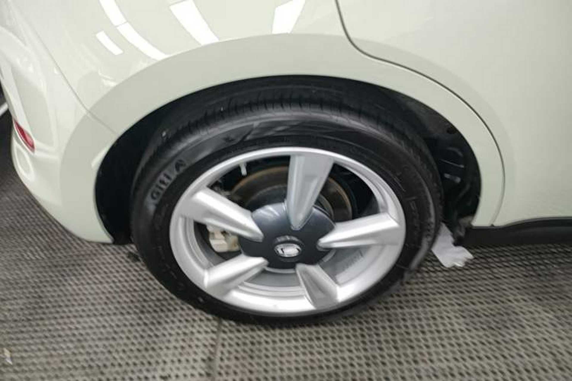 Used ORA Good Cat 2023 401 km Standard Range Premium Version Lithium Iron Phosphate Right Rear Wheel Hub
