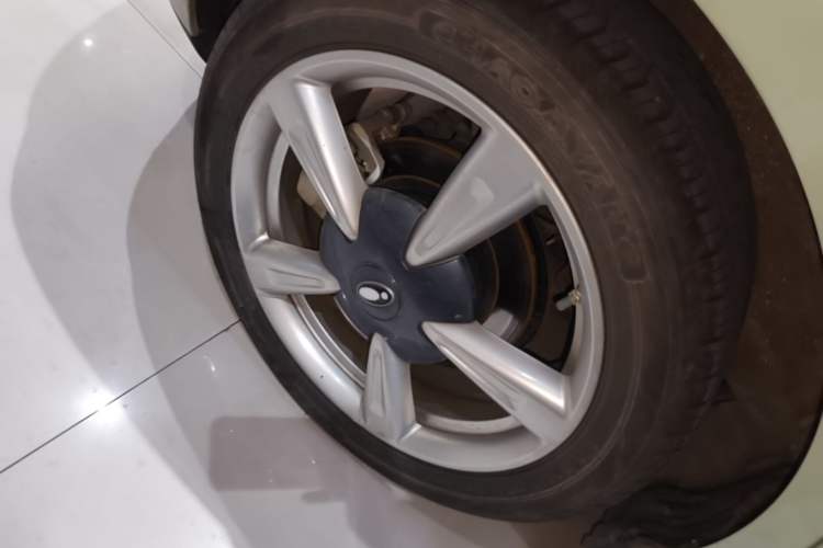 Used ORA Good Cat 2023 401 km Standard Range Prestige Version Lithium Iron Phosphate Right Rear Wheel Hub