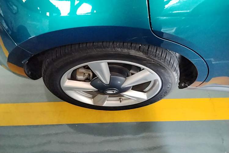 Used ORA Good Cat 2023 401 km Standard Range Prestige Version Lithium Iron Phosphate Right Rear Wheel Hub