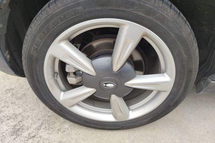 Used ORA Good Cat 2023 401 km Standard Range Luxury Version Lithium Iron Phosphate Right Rear Wheel Hub