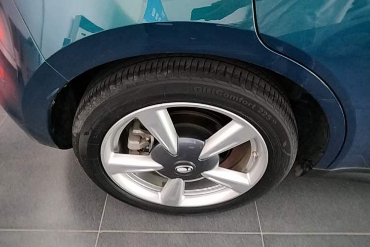 Used ORA Good Cat 2023 401 km Standard Range Comfort Version Lithium Iron Phosphate Right Rear Wheel Hub